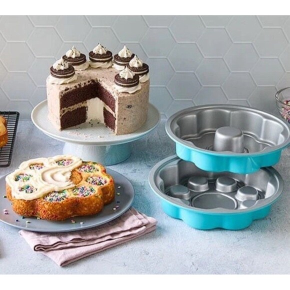 Pampered Chef Secret Center Cake Pan - Picture 1 of 4